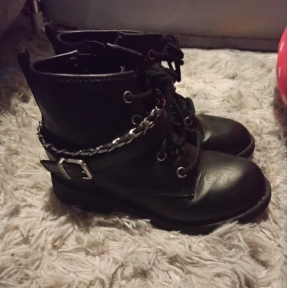 Kids Black Leather Boots with Chain Detail - Picture 1 of 6